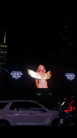 @Victoria’s Secret  watching party nyc ✨🥂
