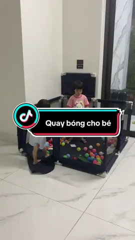 Quay bóngở bé #xuhuongtiktok #quaybongchobe 
