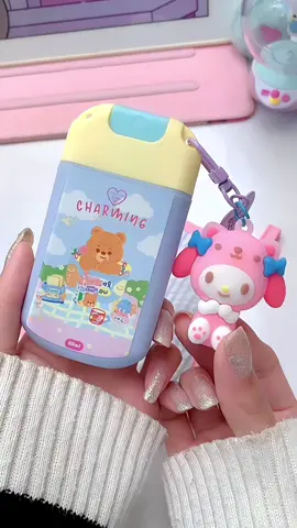 กลิ่นหอมติดทน ไม่ฉุน มีแถมพวงกุญแจน่ารักมากก🧸🍓✨ #น้ําหอม #น้ําหอมผู้หญิง #น้ําหอมนักเรียน #น้ําหอมติดทน #น้ําหอมชาร์มมิ่งโกลด์ #รีวิวน้ําหอม #fyp 