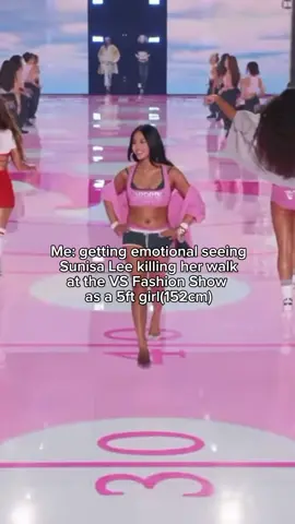 New petite icon are born💕🪽@Victoria’s Secret @suni #victoriassecretfashionshow #petitemodel #breakingstereotypes #VSangel 