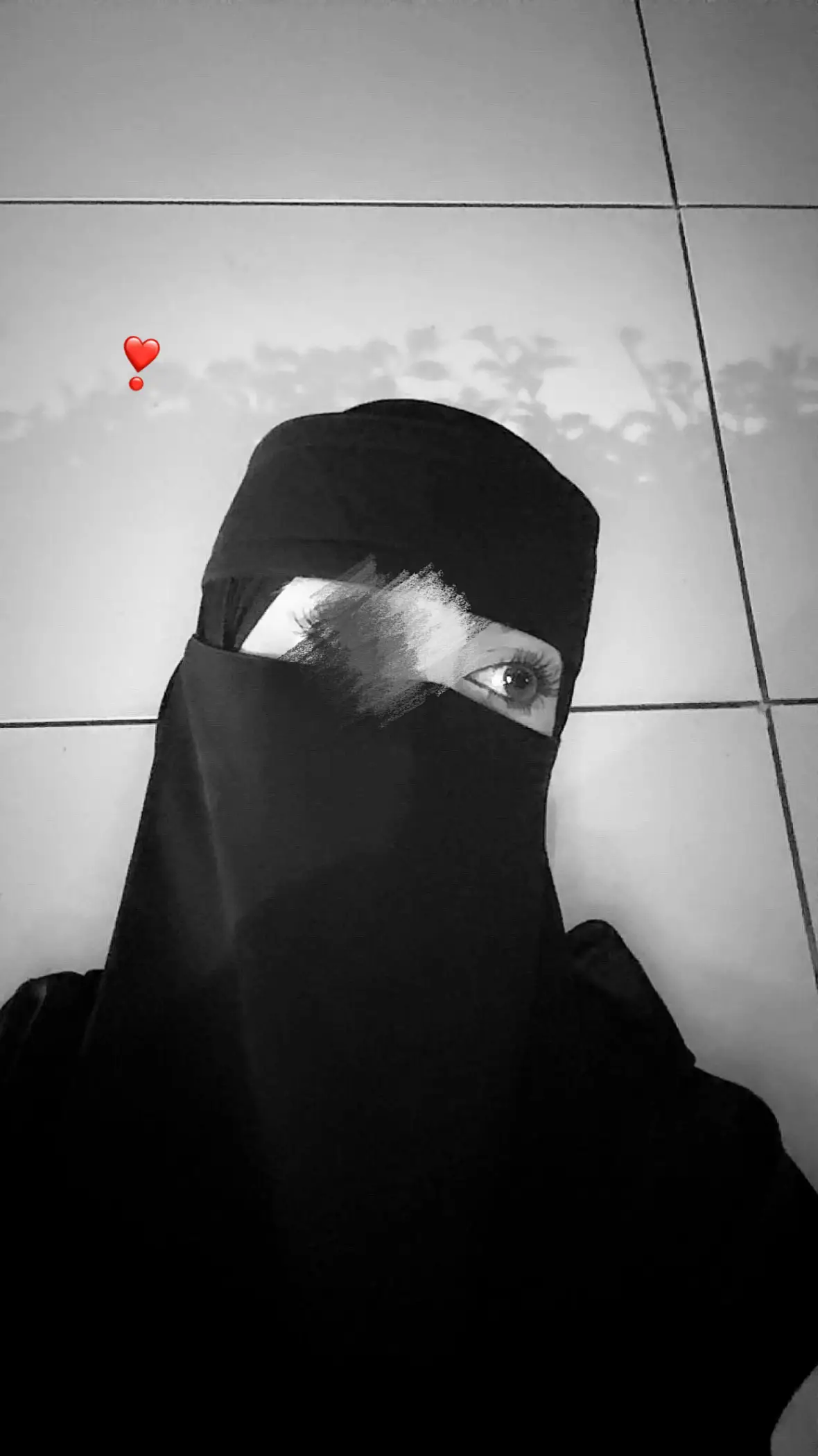 احسبك تمزح علي بحكاك لين منك بكت عيني حتى اسمي اسمعه عند دعاك ولا انت مقفي ماتوحيني😓