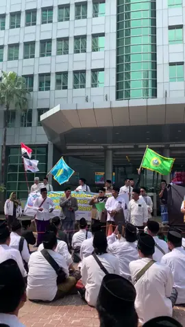 Orasi Di depan Gedung Trans7 oleh Pengurus Wilayah HIMASAL (Himpunan Alumni Santri Lirboyo) Jawa Barat Kamis 16 Oktober 2025 #lirboyo #fyp #boikottrans7 #lirboyomemanggil #santri 
