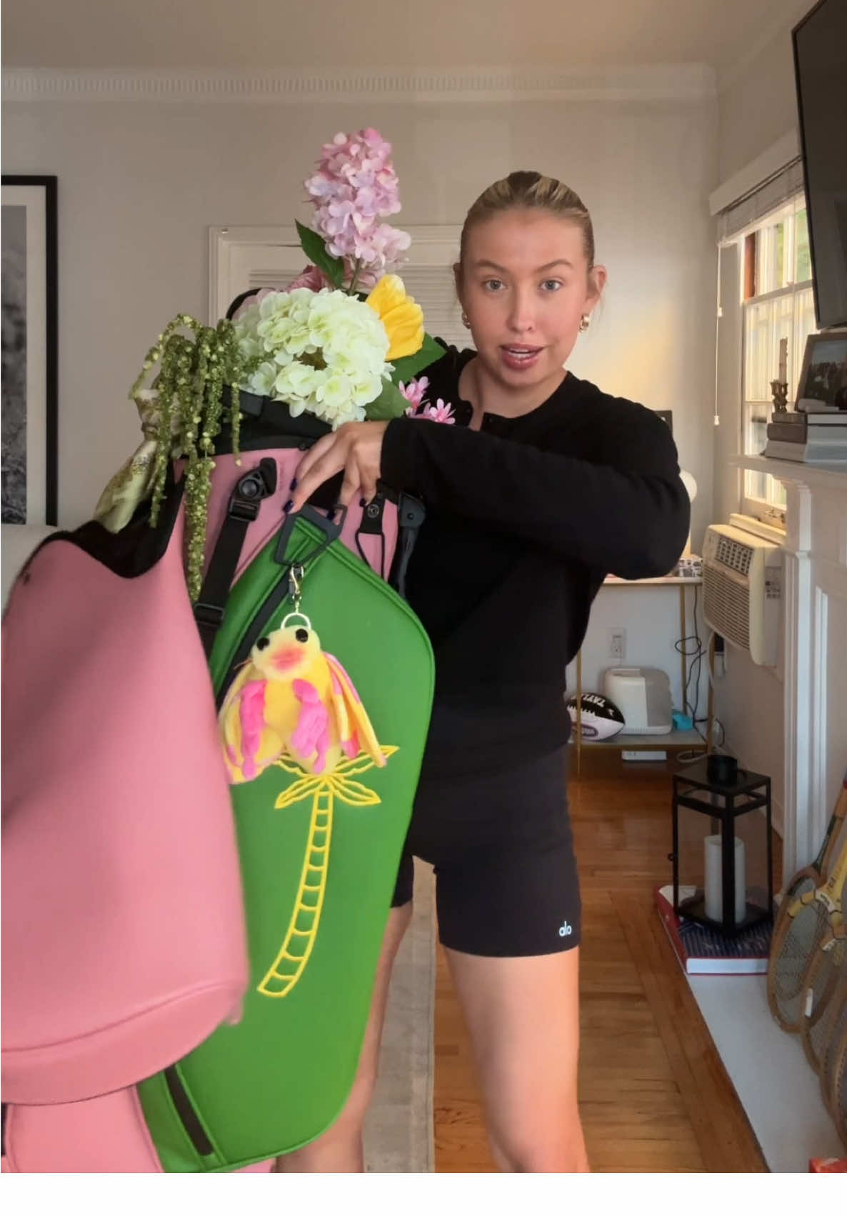 I’m freaking !!! Thank u!!! @Hug Repellant @Cass Holland  #golf #girlswhogolf #golfbag