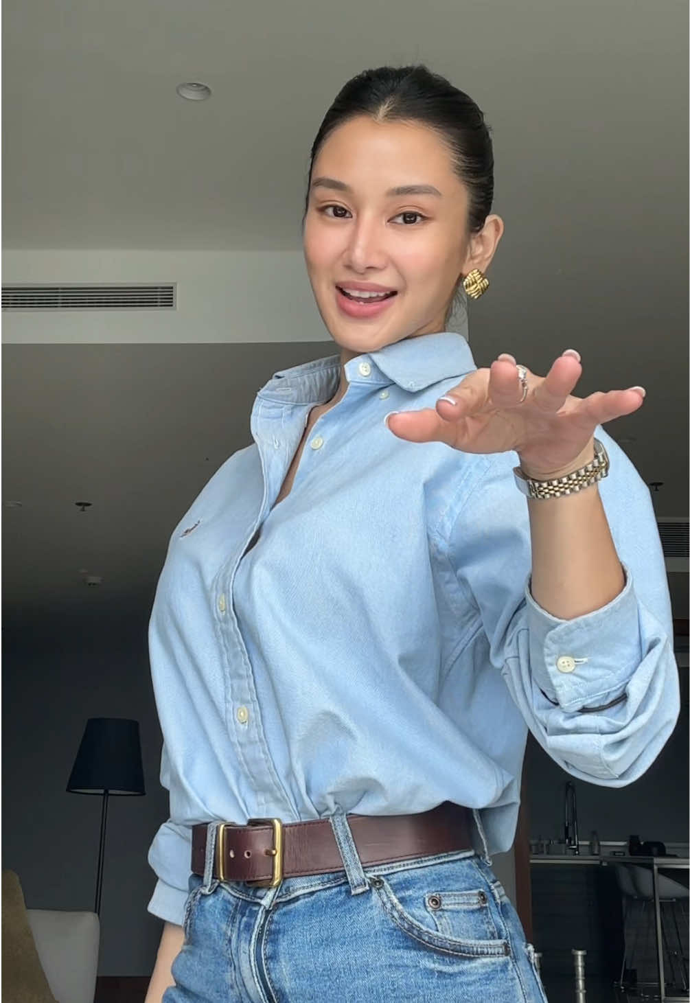 That feeling when your visa gets approved 🥰💃🏻