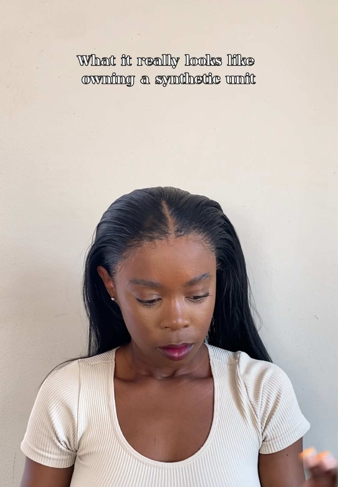 The reality of a synthetic wig 🦦  #wiginfluencer #wiginfluencersouthafrica #syntheticwig #wighairstyles 