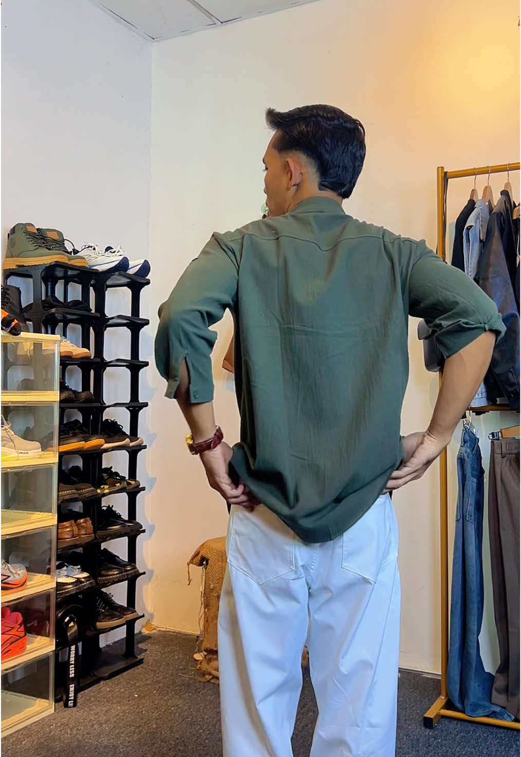 Baju 3 quarter harga marhaen, kualiti butik. Kain tak panas. Pakai santai2 memang ngam. #outfit #OOTD #baju #kurta #bajulelaki 