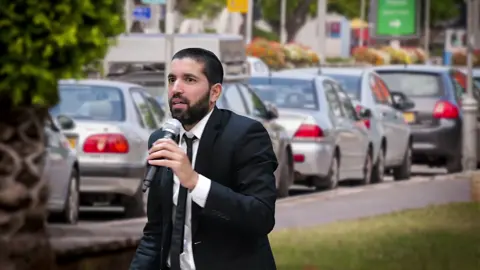 הישועה הגדולה שהגיעה בזכות... פקק תנועה 🚦 הרב שניר גואטה בסיפור מטורף - עם כתוביות בעברית