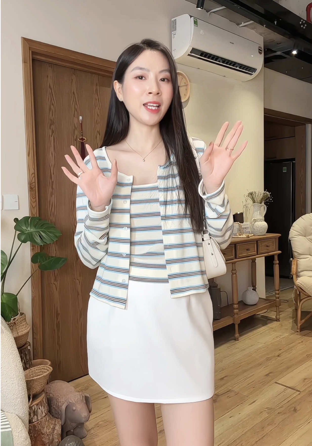 Thích nhất kiểu combo như này, khỏi phải suy nghĩ phối đồ – mặc lên là auto xinh #linhlunglieng #aocardigan #setaocardigan 