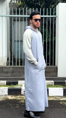 Dingin arab itu bukan dingin biasa, jadi sebelum berangkat umroh jangan lupa bawa jubah hoodie premium ini. Free sajadah cuma di video ini, buruan checkot sebelum kehabisann #jubah #jubahhoodie #hoodie #khaleedapparel 