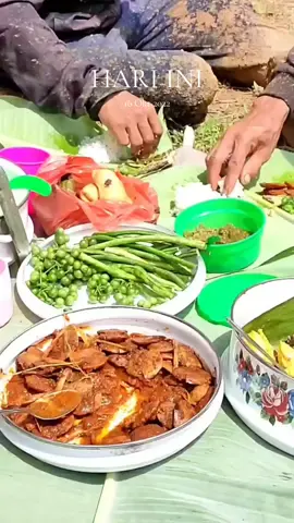 Kangen Ngebotram Lurr...  #padahariini #tengahsawah #makansiang #blu30124nge #pengikut 