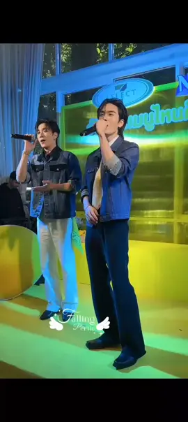 The handsome guy has arrived 😭😭😭😭  PERTHSANTA FRESH NESTEA #7SelectNesteaLemonxPerthSanta #PerthTanapon #Santapp 