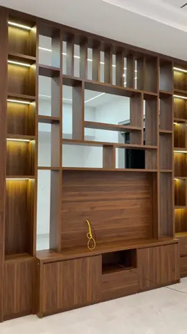 Hôm nay e quay cả 2 mặt cho các bác xem. Dây điện lên tivi đc dấu gọn gàng mĩ thuật #xuhuongtiktok #foryou #noithattanlac #vachnganphong #vachnganphongkhachvabep 