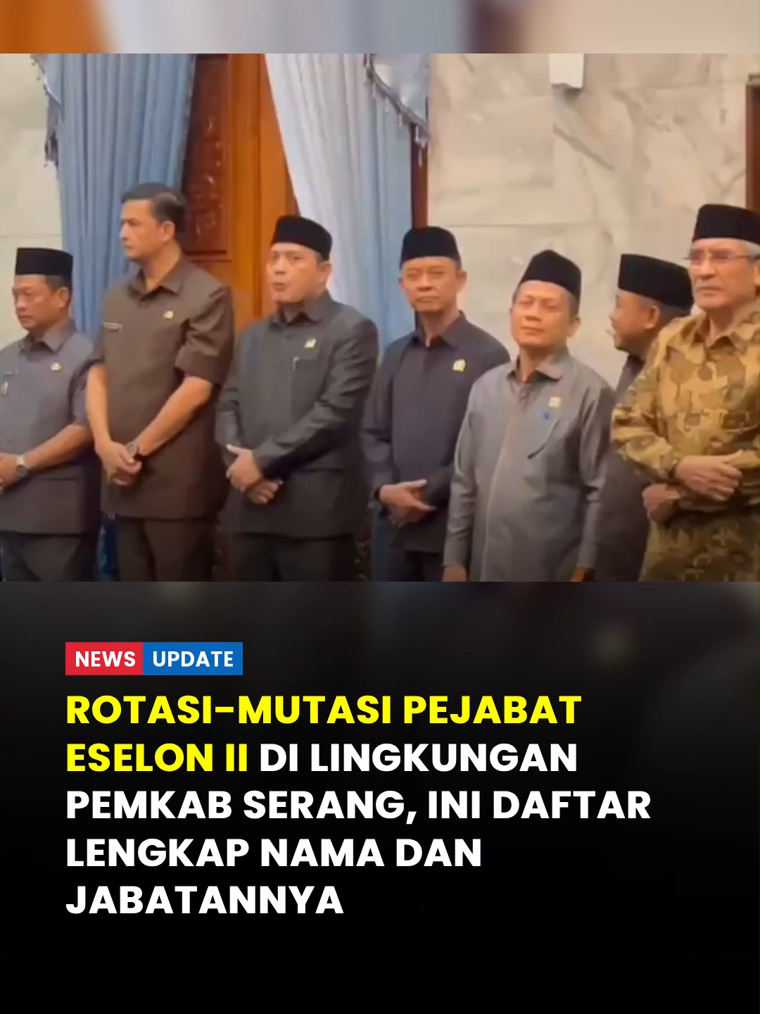 Pemerintah Kabupaten (Pemkab) Serang melakukan rotasi dan mutasi pejabat eselon II di lingkungan Pemkab Serang pada Kamis, (16/10/2025). Pantauan TribunBanten.com di lokasi, nampak terlihat sejumlah pejabat eselon II dari berbagai kepala organisasi perangkat daerah (OPD) Pemkab Serang. Baca juga: Suasana Pagi di Pendopo Pemkab Serang, Sejumlah Pejabat Eselon II Tampak Bersiap untuk Pelantikan Bupati Serang Ratu Rachmatuzakiyah dalam sambutannya menekankan, bahwa proses rotasi mutasi tersebut dilakukan agar ada penyegaran dalam birokrasi Pemkab Serang. Baca artikel lengkapnya di tribunbanten.com Reporter : Muhammad Uqel/Tribun Banten #RotasiMutasiPejabatEselon2 #OPD #BeritaKabSerang