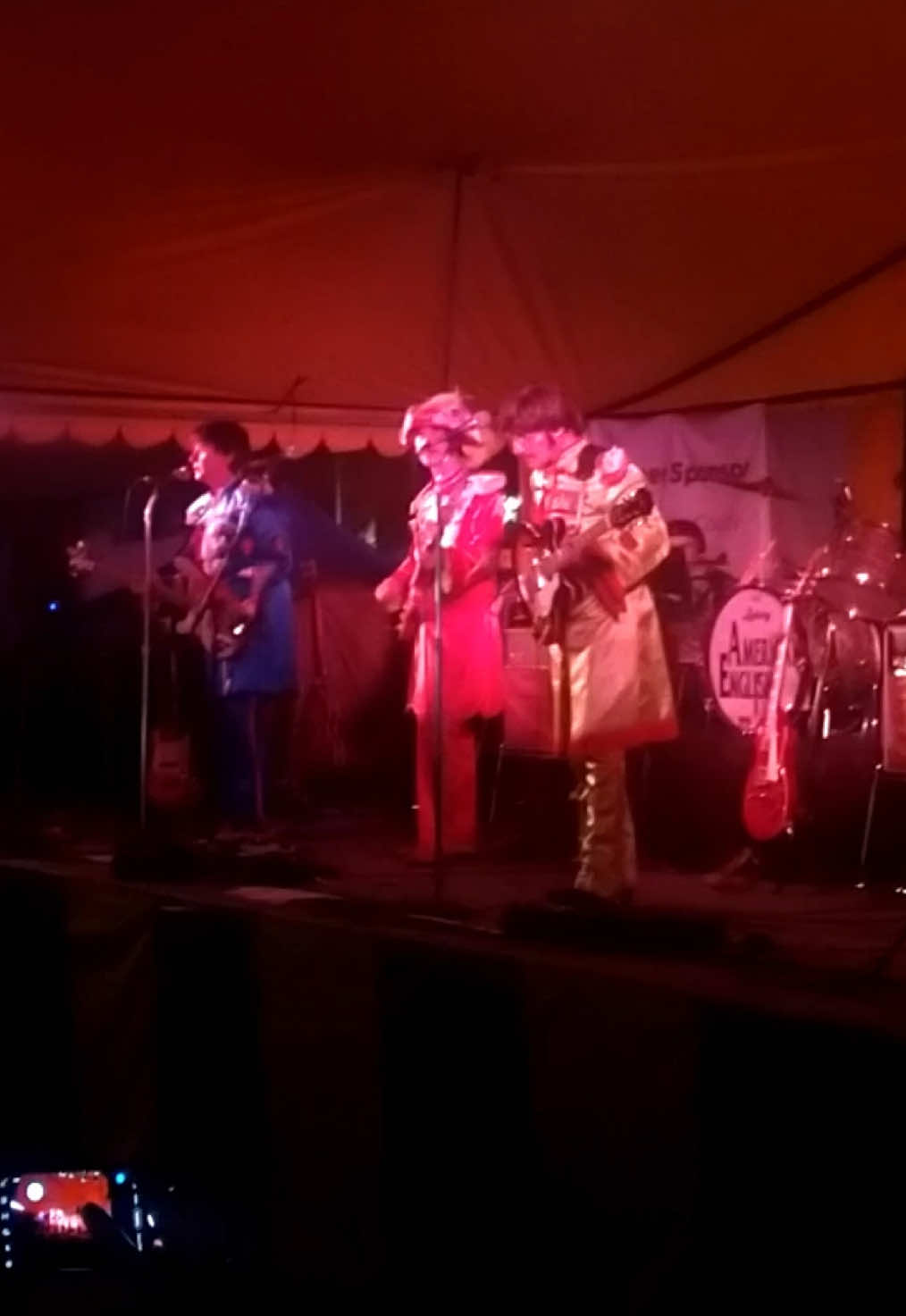 And they say androids are better 🙄😭💀 - #beatles #funny #fyp #badquality #beatlestok 