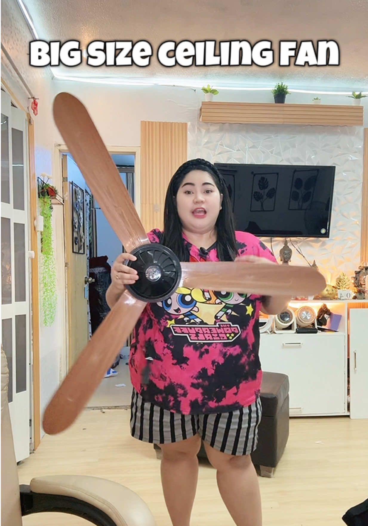 Ang laki ng ceiling fan nato  #ceilingfan #fan #bigceilingfan #energysaverfan #affordableceilingfan 