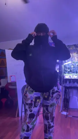 @LLLang Blinko is where I got this jacket from!! Please get yours today! 