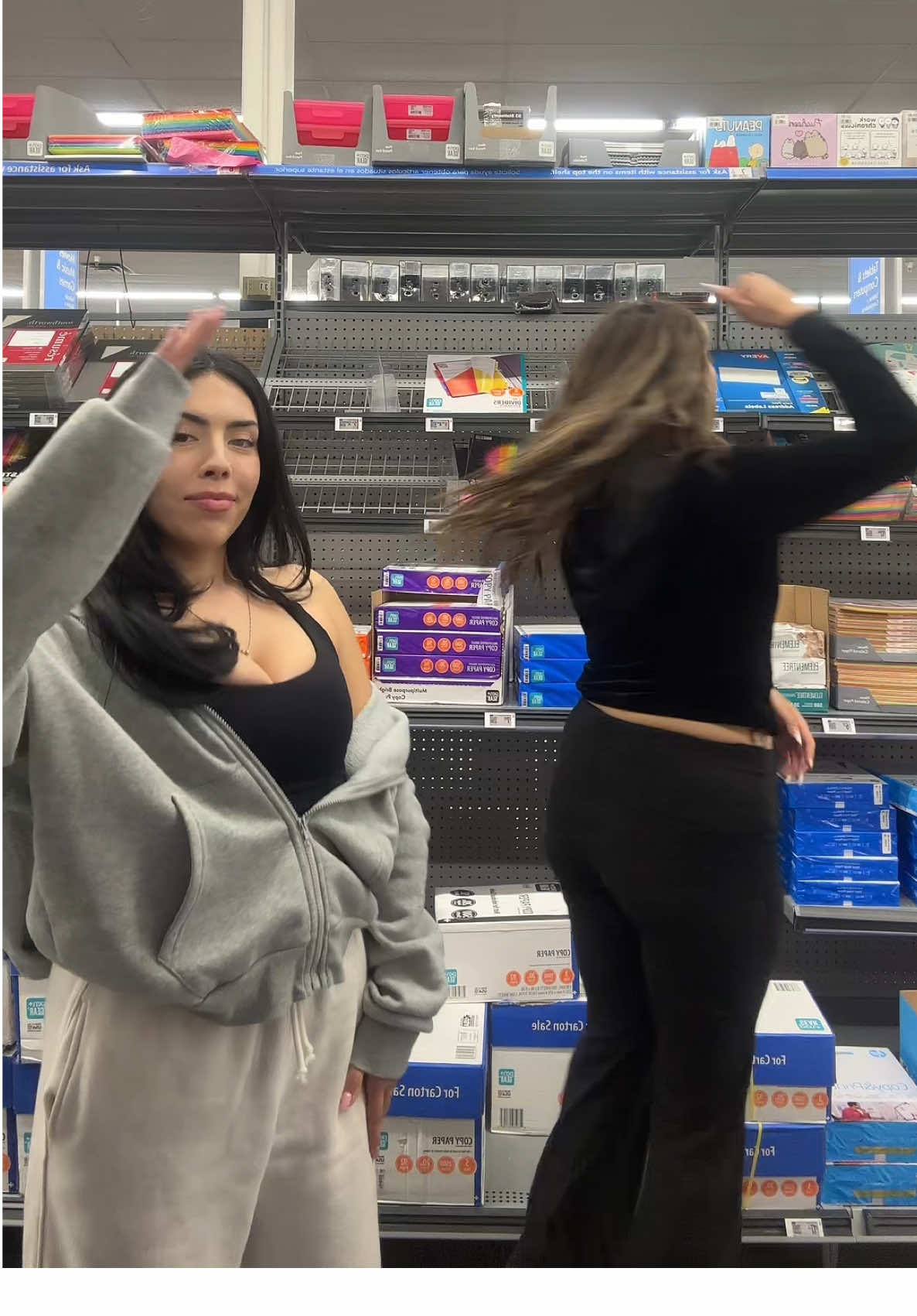 feel the bass 😭😭 @yayanet 