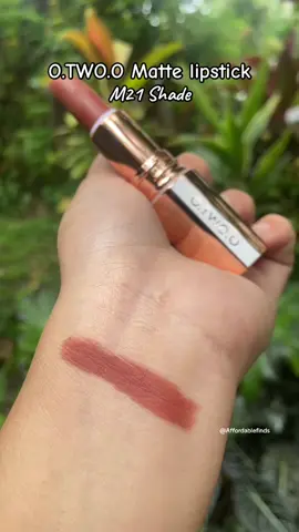 M21 Shade ganda at longlasting pa #fypシ゚ #matte lips lipstick #affordablefinds #viraltiktok #affiliatemarketing 