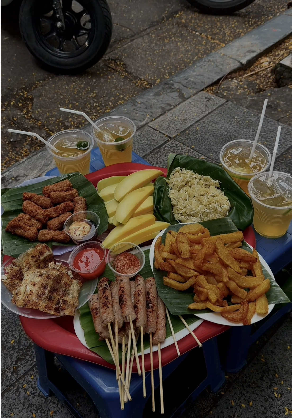 Mùa thu Hà Nội 🍂 #muathuhanoi #nemchuaran #hanoi #fyp #xuhuong 