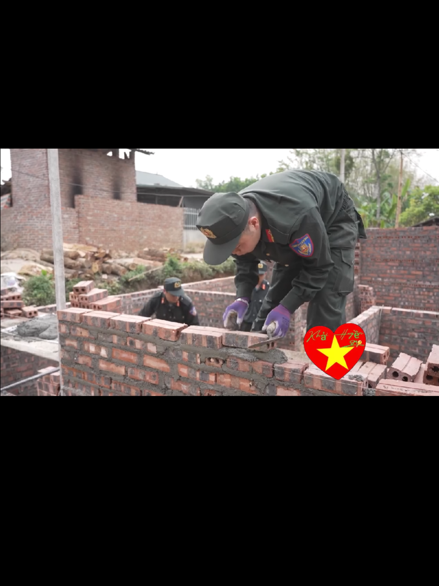 Trả lời @lfuoq 🫡🫡👮👮🇻🇳🇻🇳#tuhaonguoilinh #cand #cscd #congannhandanvietnam👮‍♀️ #vietnam🇻🇳 