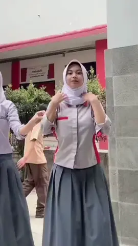 diparis dijerman #anaksekolah #sma #sekolah #tiktok #foryou 