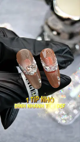 Tips nhỏ tiện đẹp cho ce mình đính đá nha 💅 #TikTokAwardsVN #angelicachinhhang #nailartist #nail #xuhuong 
