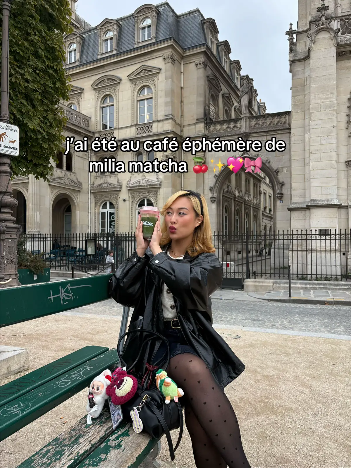 le pop up est magnifique omg @Milia Matcha vous mettez la barre tellement haute à chaque fois. jsuis très curieuse de tester le banana bread et le carrot cake maintenant, surtout que je suis très difficile sur les carrot cake !!  *partage perso #miliamatcha #samaritaine #cafe #ephemere #pourtoi 