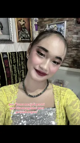 selamat siangg, hey hey liat disini ada ronggeng 😦👋🏻#fyp #penari #viral 