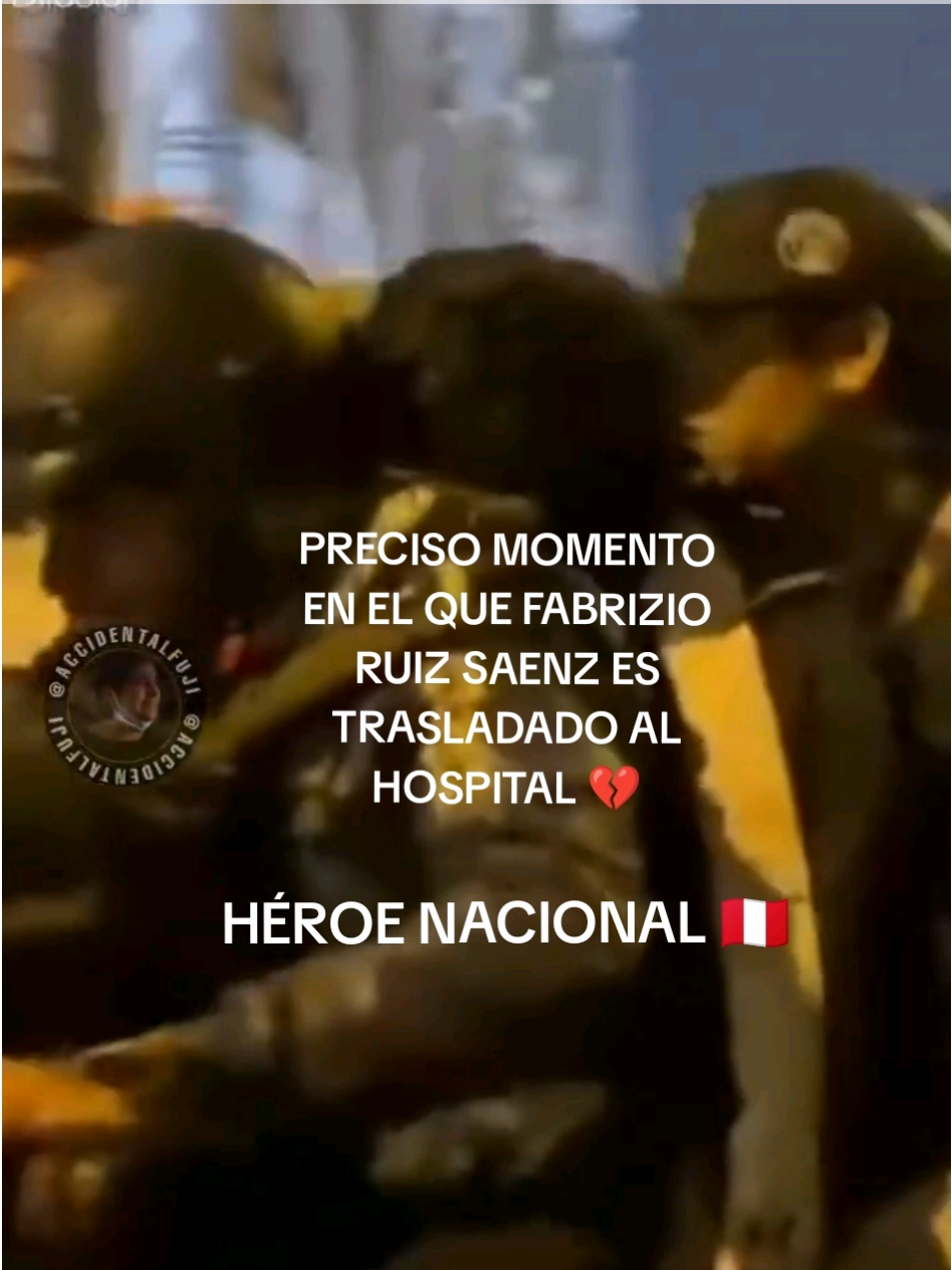 PRECISO MOMENTO EN EL QUE FABRIZIO RUIZ SAENZ ES TRASLADADO AL HOSPITAL!!!  #perú #congreso #marcha #congresodelperu #congresocorrupto 