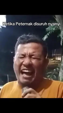 Ketika peternak disuruh nyanyi  #coversong #untukapalagi #lipsync #peternakmuda 