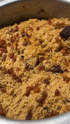 Order za pilau napokea kuanzia sahani 10 na kuendelea,pilau taaam hili jamani,waliokula wanajuaaa..0657111670 Sinza Mori