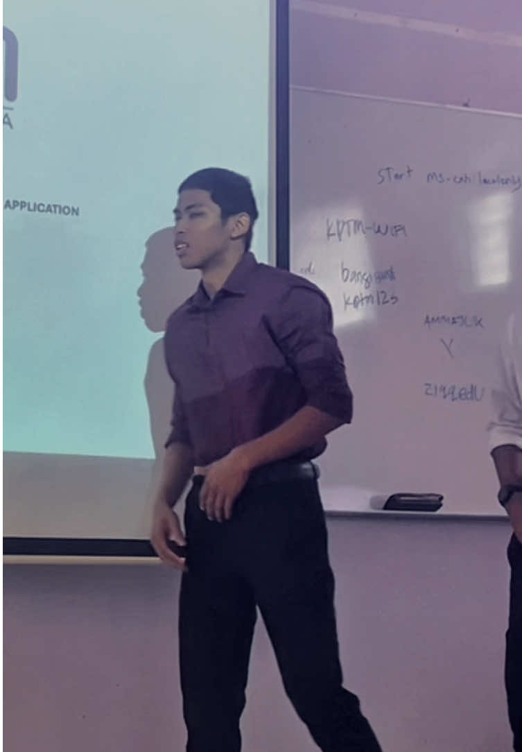 Presentation feels like lecturer #presentation #kptmbangi #lecturer #tts #fyp 