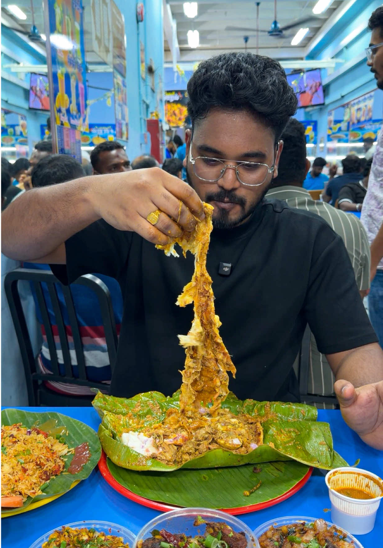Kizhi Parotta with Mutton Spare Parts😌🔥#tiktokviral  . @saaralrestaurant  . Feast at Tenkasi Saral My menu: 1.Chicken Kizhi Parotta 2.Sevurotti 3.Mutton Chops 4.Mutton Mulai  5.Chicken Fried Rice  . . And don’t miss their Bucket Briyani Special Offer this Deepavali season! 🎉 . Location: 📍 Tenkasi Saral, 5 Cuff Road, Singapore . #tenkasisaralSG #singaporefoodie #mukbangfood  #tamilfoodvibes          