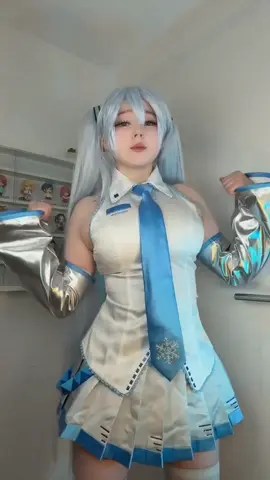 Hatsune is peak 😵‍💫❤️ #hatsunemiku #miku #cosplay #anime #fyp 