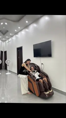 Cha mẹ nuôi con lớn khôn Bây giờ Để Các Con lo lắng cho cha mẹ Món quà tặng cha đó là chiếc ghế mát xa không chỉ mang lại tinh thân mà còn mang đến sức khoẻ cho cha #yamaguchihatinh #GheMassageCaoCap #xuhuong #fyp #TikTokTrending 