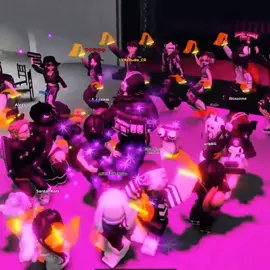 not high but always above! #roblox #salondefiestasroblox💃🏻💃🏻  #robloxfyp 