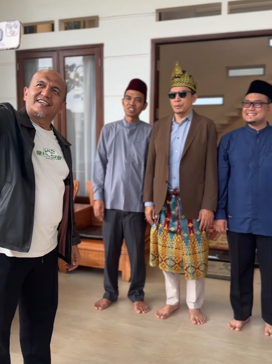 Kunjungan Tuan Guru Bajang ke Mahad Az Zahra - Rumah Omak #uas #ustadzabdulsomad #tuangurubajang 