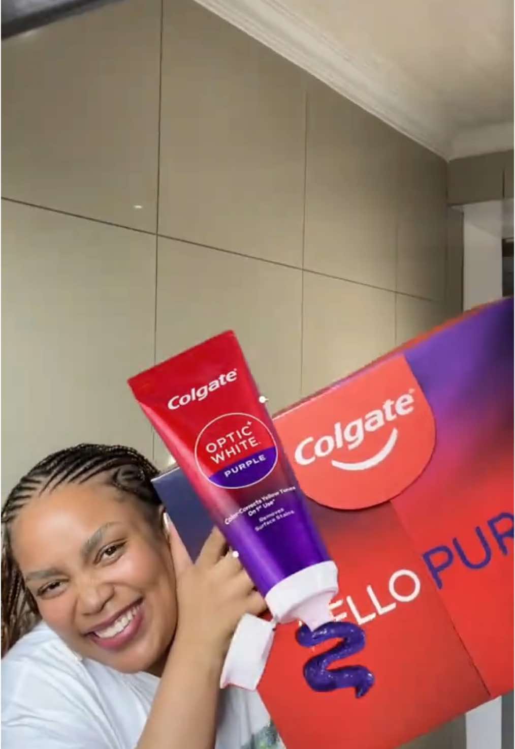 I think I’ve found the one. I’ve been searching for a whitening toothpaste that actually works and gives great value and Colgate Optic White Purple Reveal might just be it 💜🤍 What makes this toothpaste so special is its unique purple formula that instantly helps neutralize yellow tones, revealing a brighter, whiter smile right away ✨💜  It’s clinically proven to remove up to 100% of surface stains and uses optic colour-correcting technology to reveal instantly whiter teeth 💜🤍  goodbye to yellow tones and hello to brighter smiles 💜🤍🎉 ColgatePurpleSmile #OpticWhitePurpleSmile #Gifted @ColgateSA & @Beauty Bulletin 