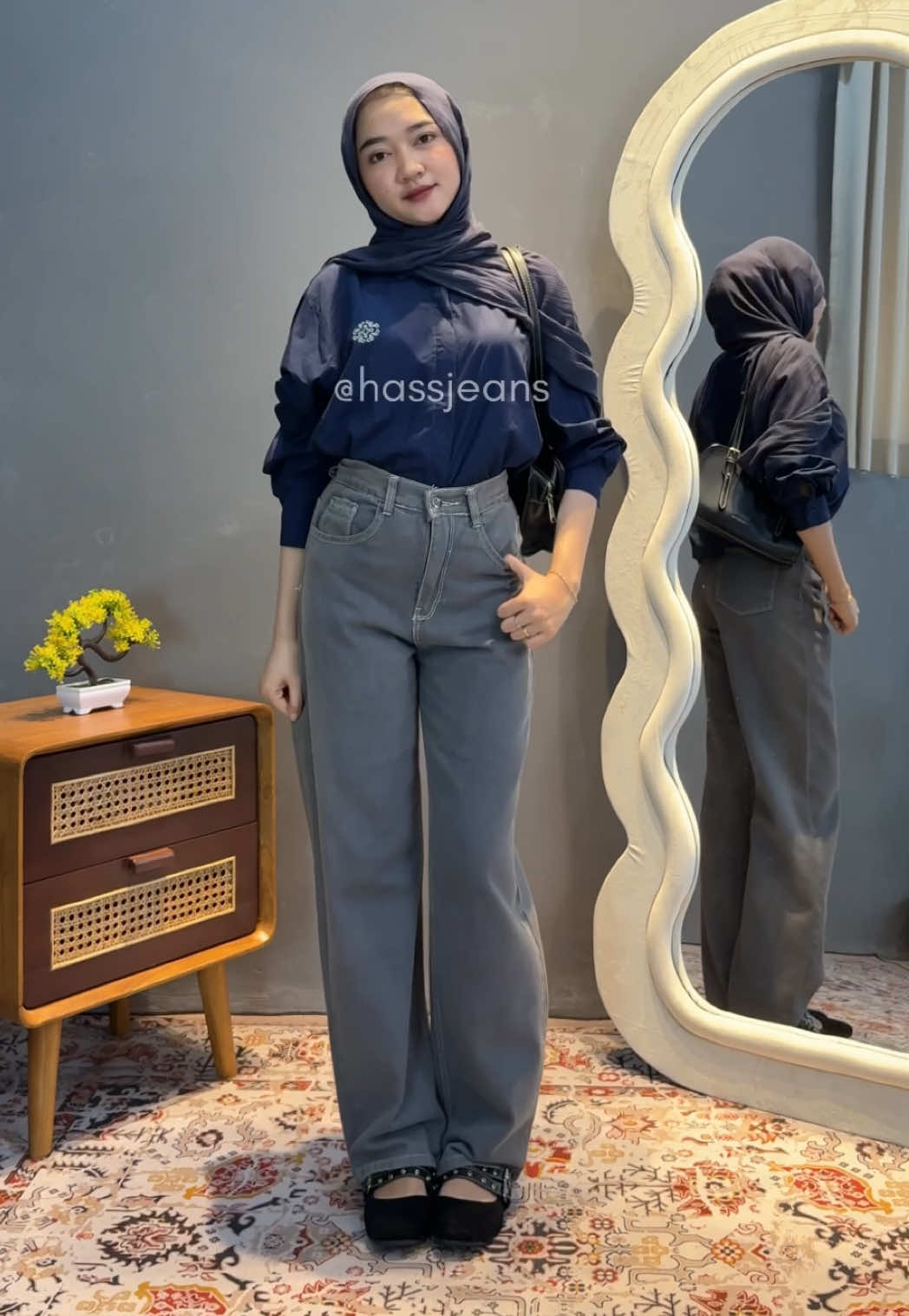 Styling outfit celana kulot loose jeans highwaist grey 🥰 #kulotjeans #loosejeans #highwaistjeans #outfitoftheday 