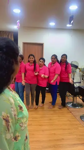 English 😇😇😇theriyathu boss work time 🤩 fun  NAKSHATRA beauty &spa  96-A serangon road  Little india 218001#tamil #beauty #bestservice #nearyby #lowpriceparlou 