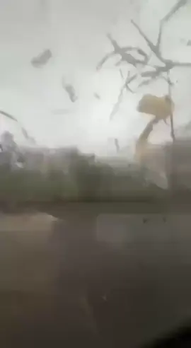 Perkongsian di medsos..Kejadian bermulanya hujan ribut di kampung sijangkang arah ke teluk panglima garang. #15/10/2025 #HujanRibut #SijangkangKualaLangat