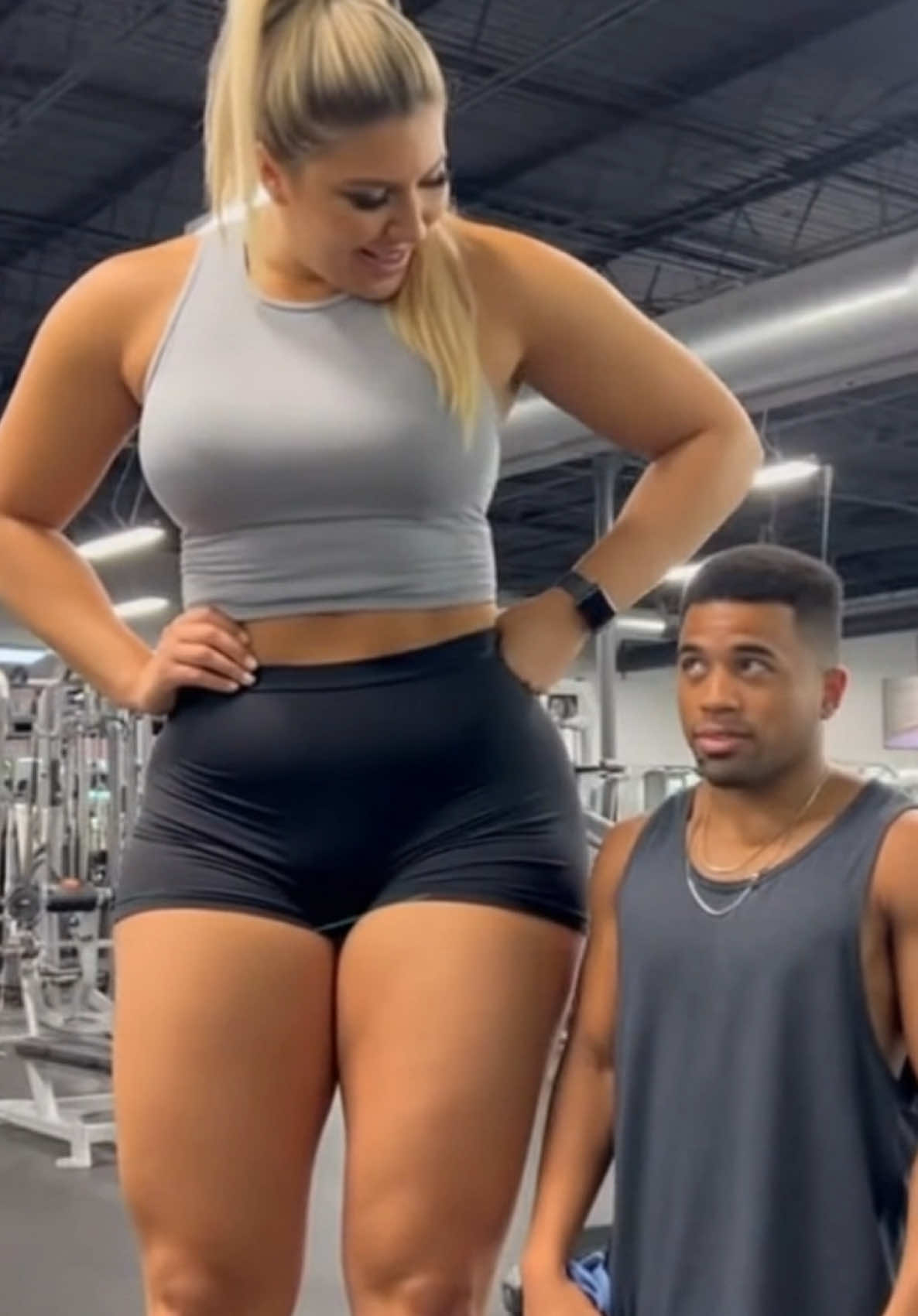 Gym talk got real quick 😅💬 #gym #workout #humor #tallgirl #fyp 