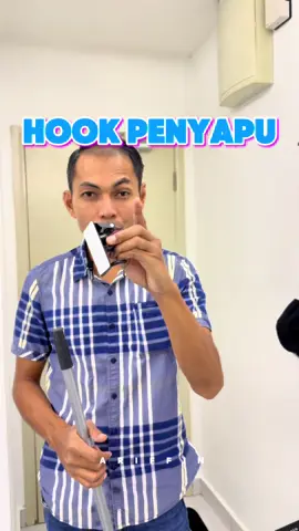 Hook gantung penyapu ni diperbuat daripada stainless steel, gam dia memang sangat kuat, serius tak rugi beli, tampalkan pada permukaan yang rata, macam mozek, permukaan yang tak rata tak boleh, kalau nak beli tekan dekat beg kuning bawah #hookgantungpenyapu #gantungpenyapu #gantungmop #Home 