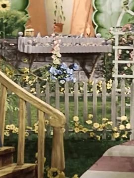 Stan şi Bran sunt doi muncitori simpatici și neîndemânatici dintr-o fabrică de jucării, care vor să o salveze pe Bo-Peep de ticălosul Barnaby. 