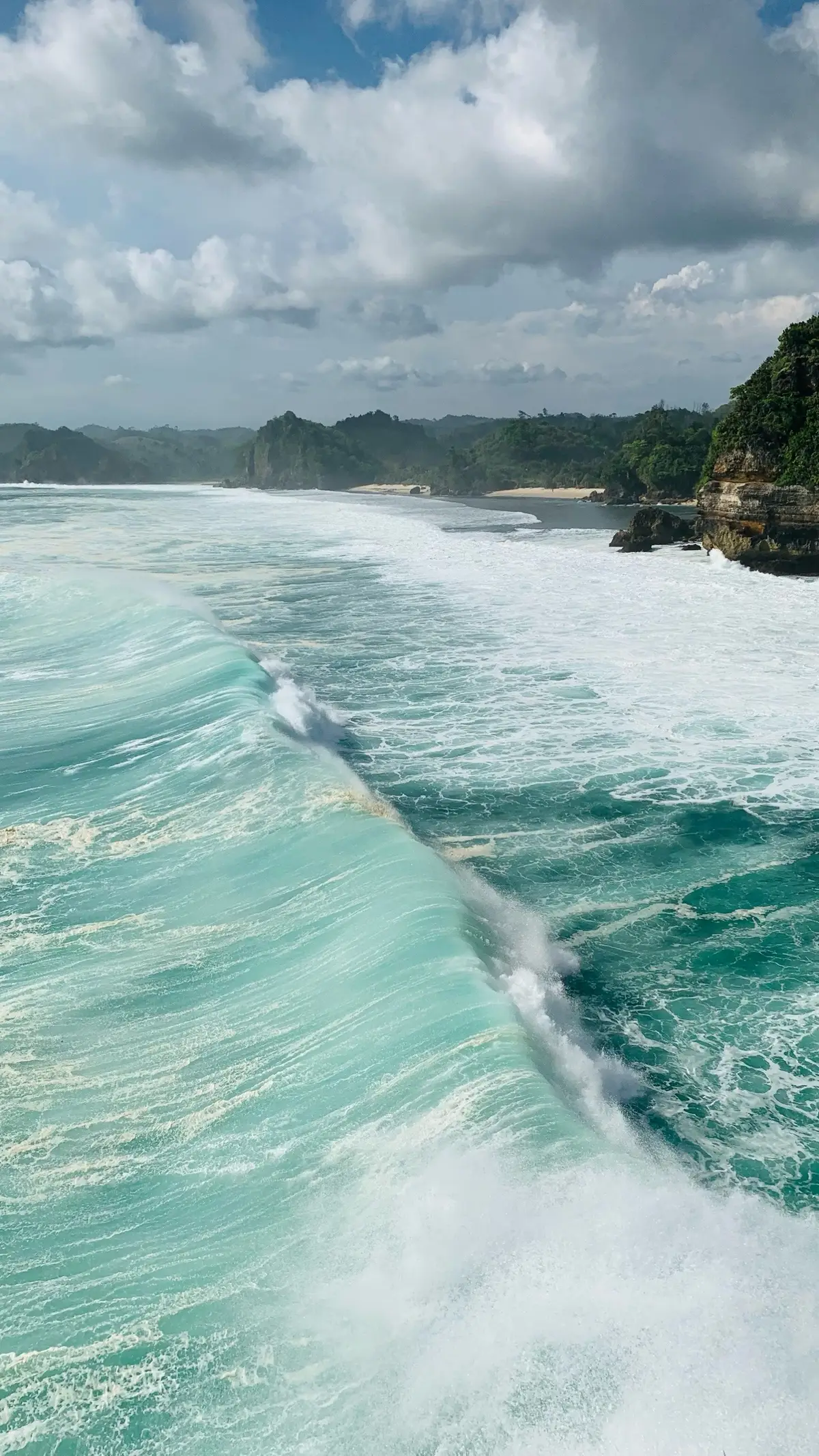 cantik bgt🥹🤍#malang24jam #batubengkungbeach #fyp #pantaiselatan #pantaivibes 