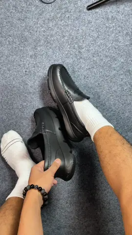 Blackshoes na mura at pwedeng pwede mabasa #blackshoes #trendingblackshoes #blackshoesformen #schoolshoes #shoesrecommendation 