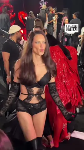 #adrianalima #victoriassecretfashionshow #TikTokFashion #bellahadid #angels 