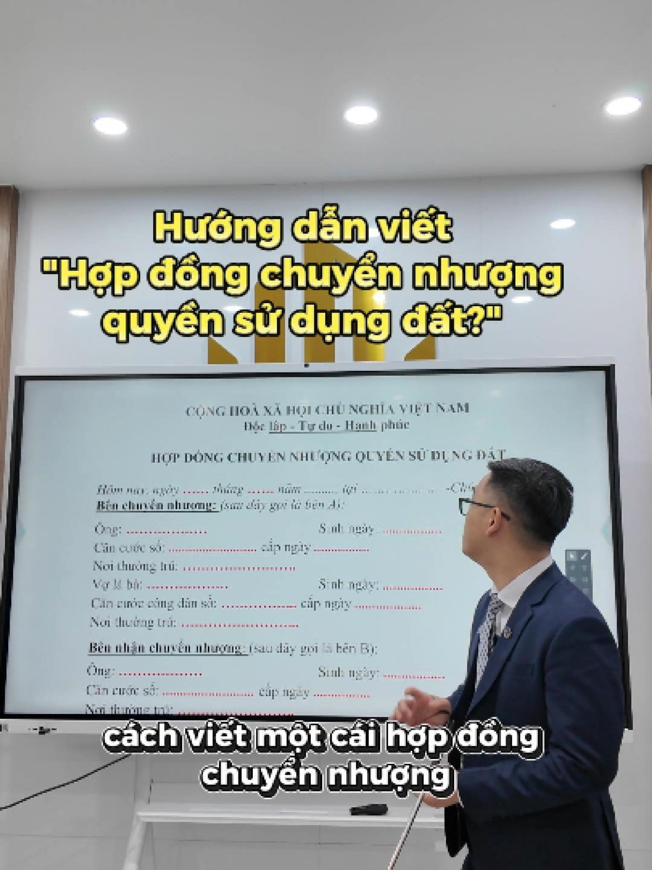 Hợp đồng chuyển nhượng quyền sử dụng đất hướng dẫn viết bởi luật sư #LearnOnTikTok #luatsutuvan #luatsuquan #luatsu