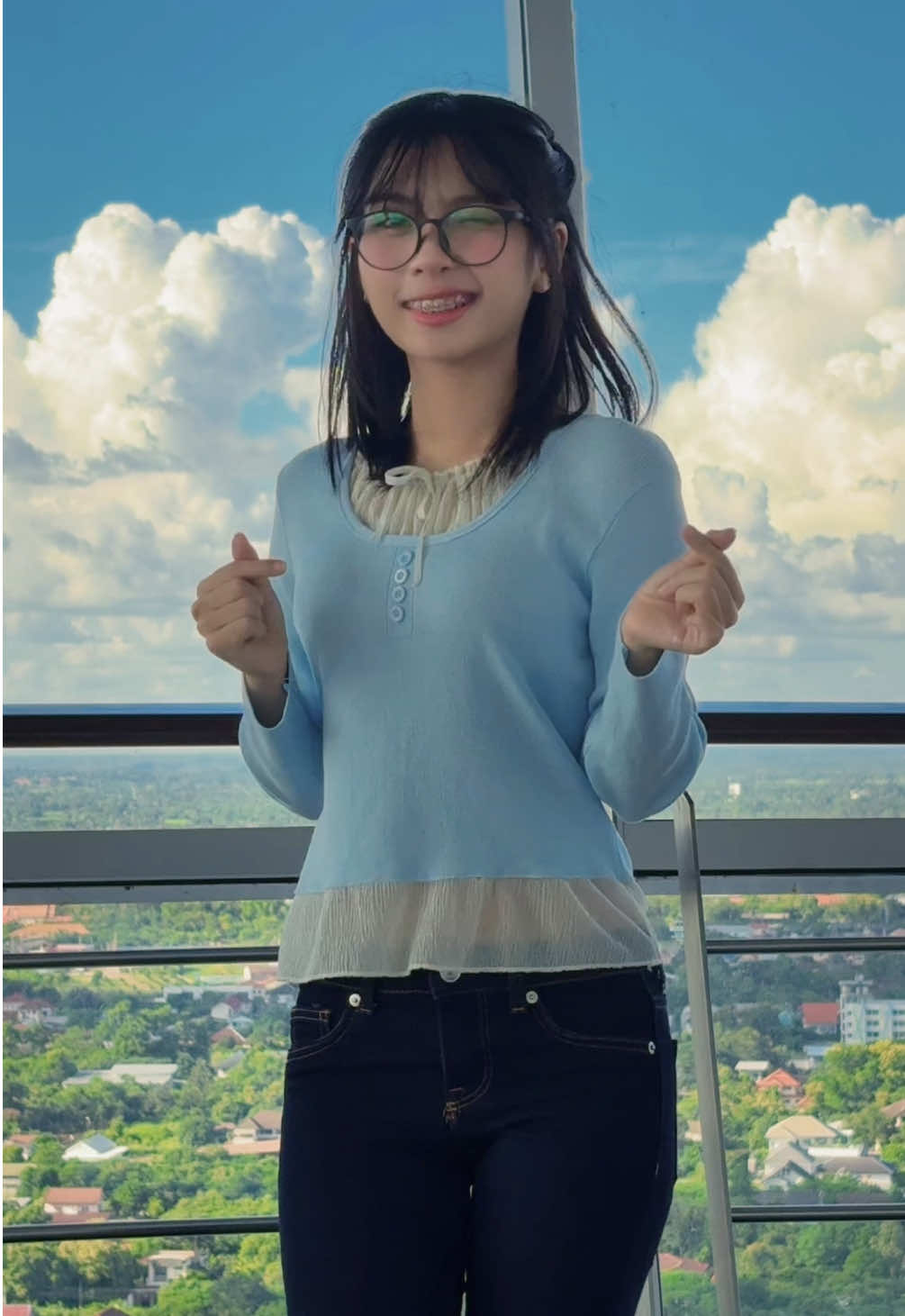Real or AI #fyp #foryou #fypシ゚ #สาวแว่นผมสั้น #โคราชหวานมาก🤫 