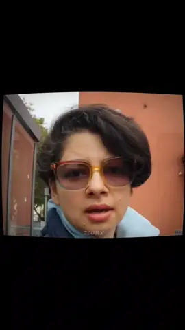 نظرة المجتمع  بعض الناس بعدهم يشوفون إن شغل المرأة “عيب” أو “مو ضروري”خصوصًا بمجتمعات محافظة. هاي النظرة تخلي البنية تتردد أو تتعرض لكلام جارح. ... بعض النساء يتعرضن لمضايقات في مكان العمل، أو يُفرض عليهن سلوك معين حتى “يحتفظن” بوظيفتهن، وهذا ظلم كبير. ..  #الحرية  #النساء #الحاد  #فلسفة_العظماء🎩🖤  #علم 